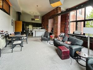 Lounge- click for photo gallery